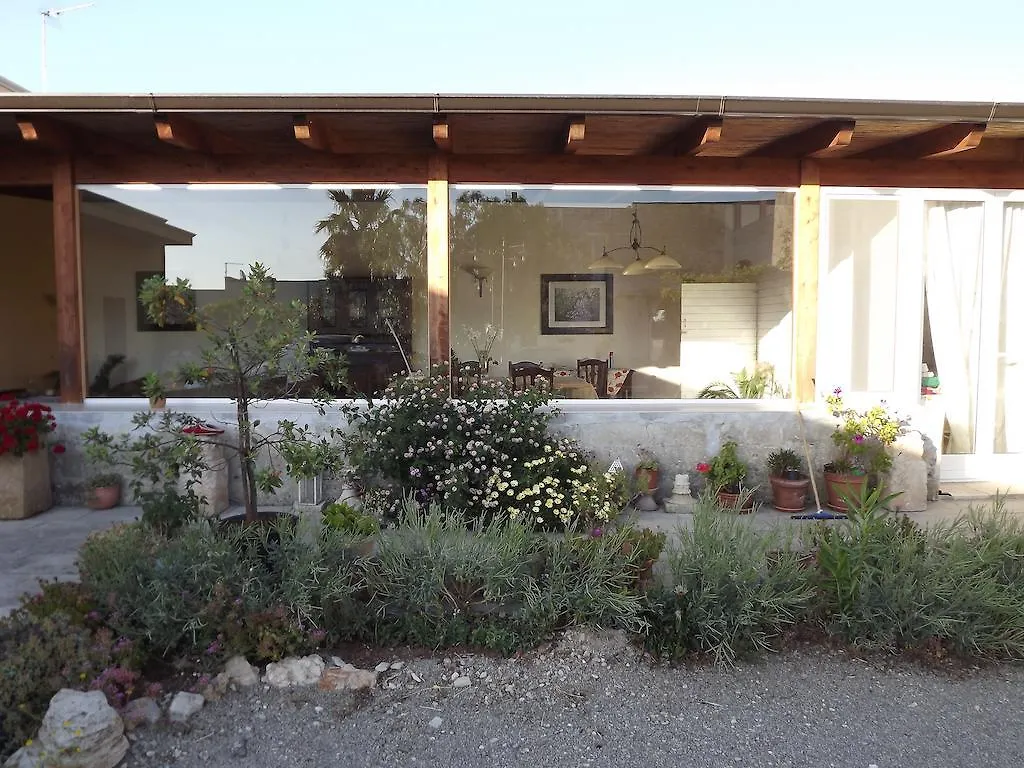 Tenuta Litta - Masseria Lizza Bed & Breakfast Lecce