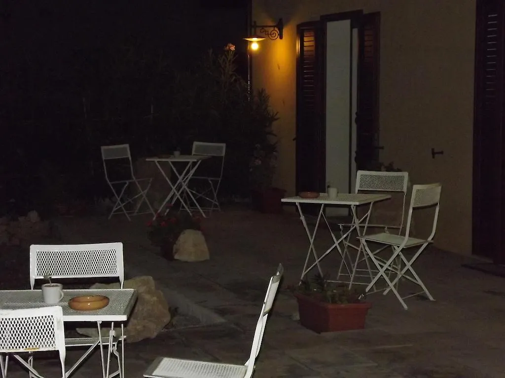 Tenuta Litta - Masseria Lizza Bed & Breakfast Lecce Italy